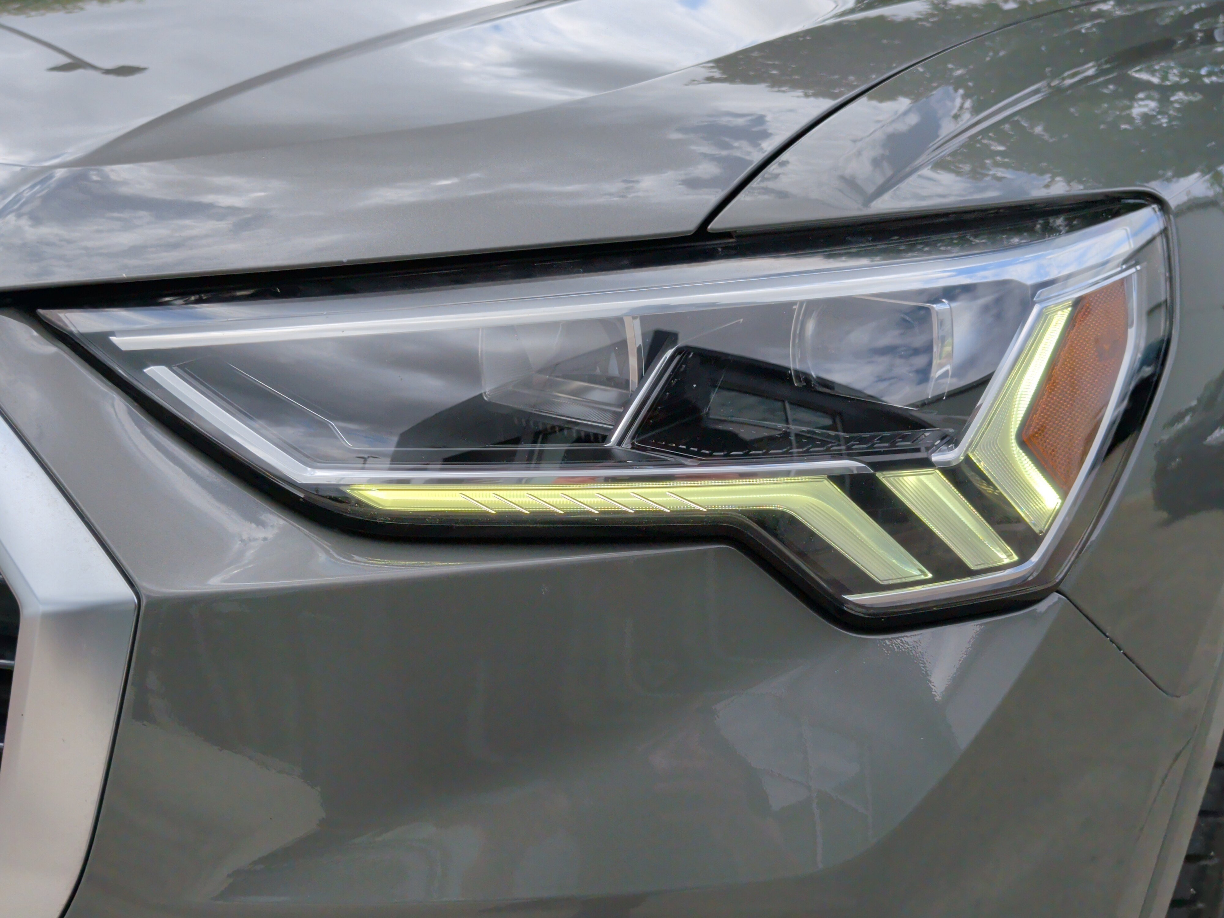 Certified 2020 Audi Q3 2.0T Premium Plus AWD/4WD image 6