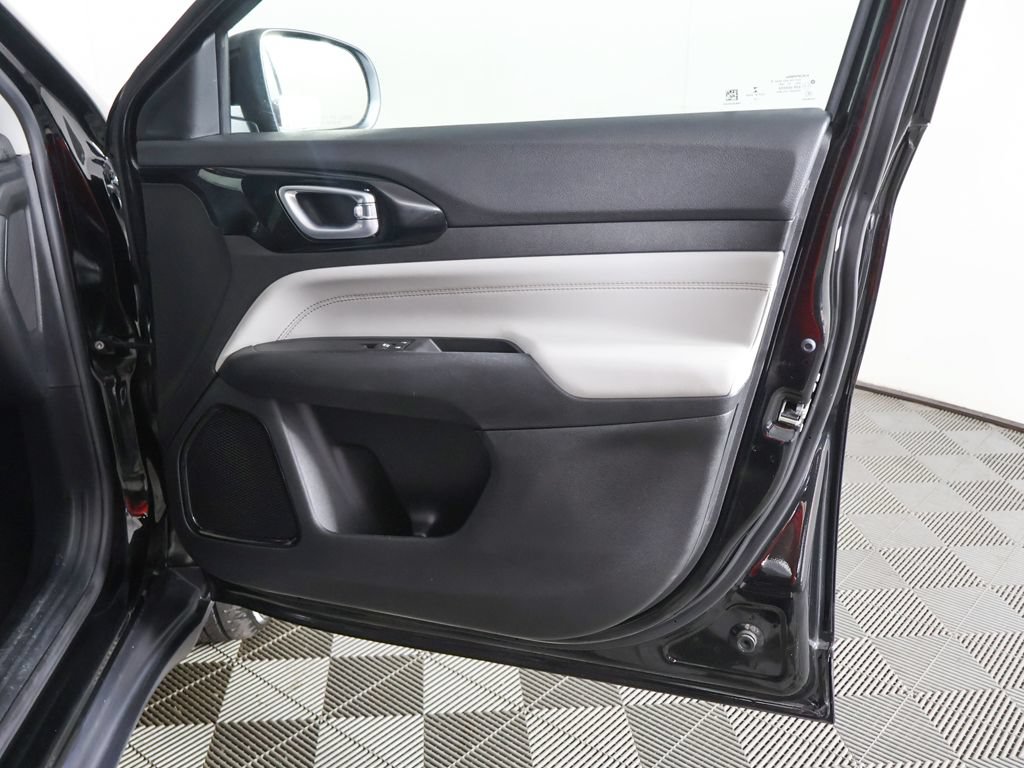 Used 2022 Jeep Compass Limited AWD/4WD image 23