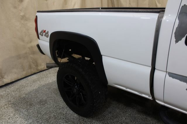 Used 2006 Chevrolet Silverado 2500 W/T w/ Heavy-Duty Power Package image 12