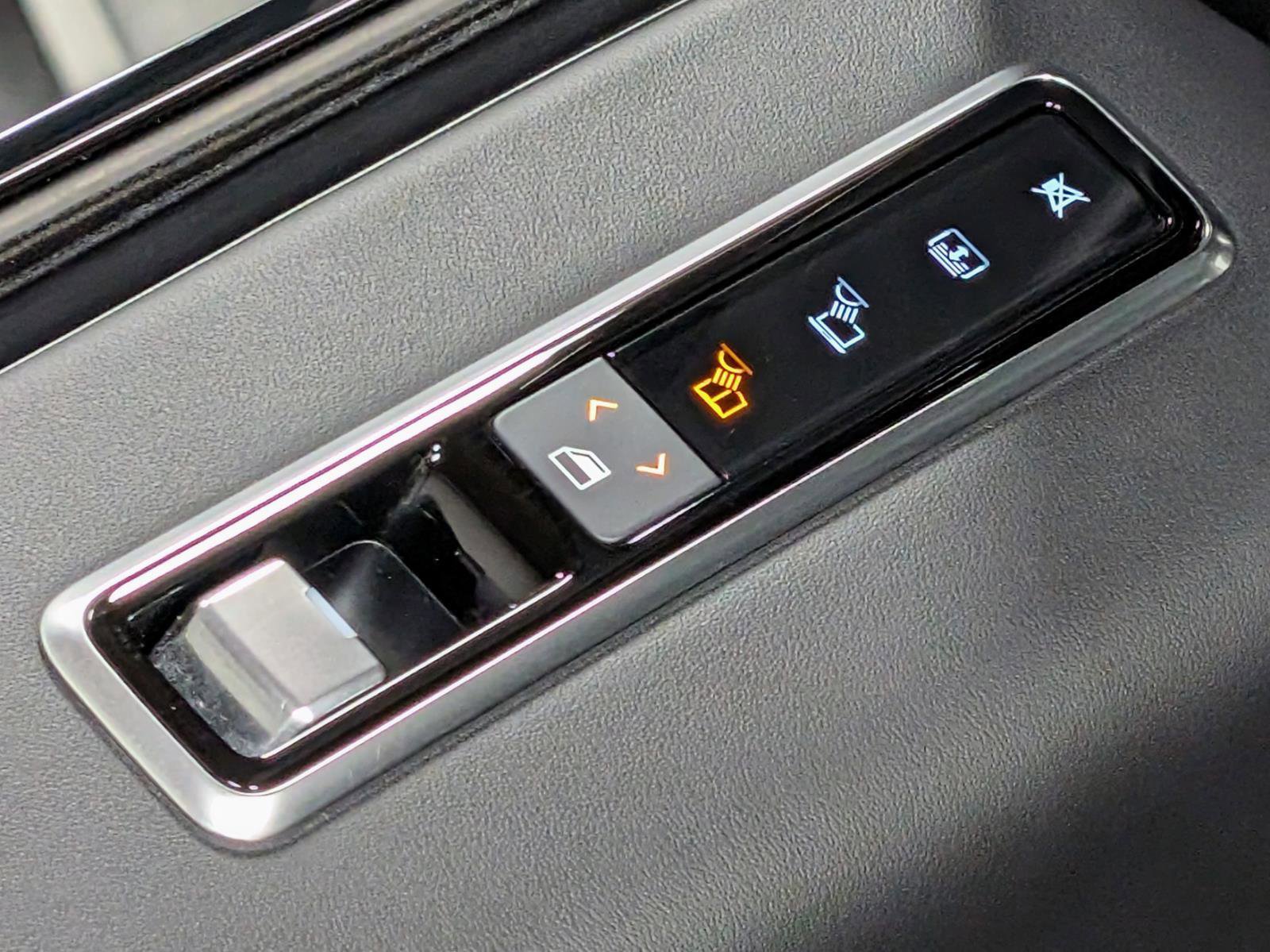 Used 2022 Land Rover Range Rover Autobiography image 17