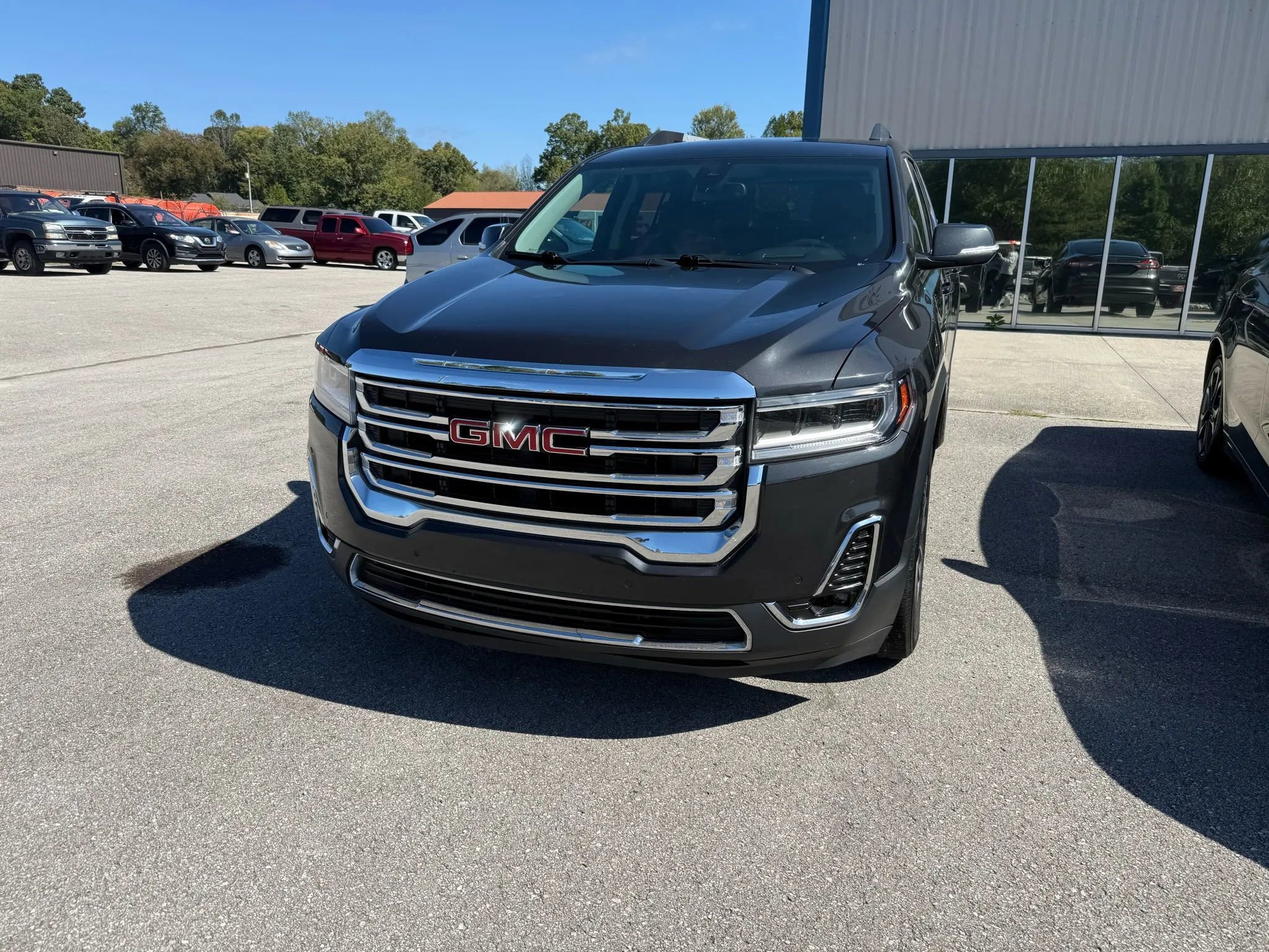 Used 2020 GMC Acadia SLT w/ Driver Alert Package II image 19