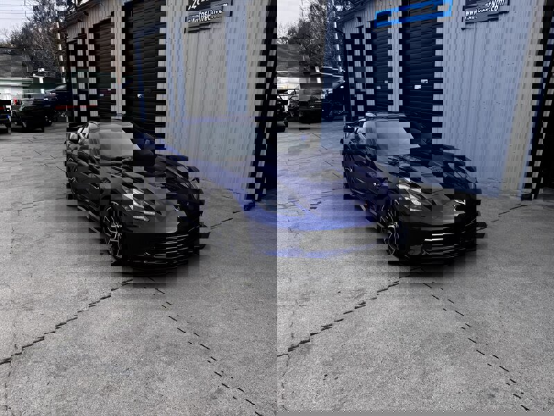 Used 2017 Chevrolet Corvette Stingray Coupe w/ 1LT image 3