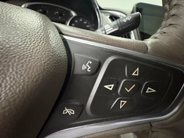 Used 2016 Chevrolet Malibu LT FWD image 16