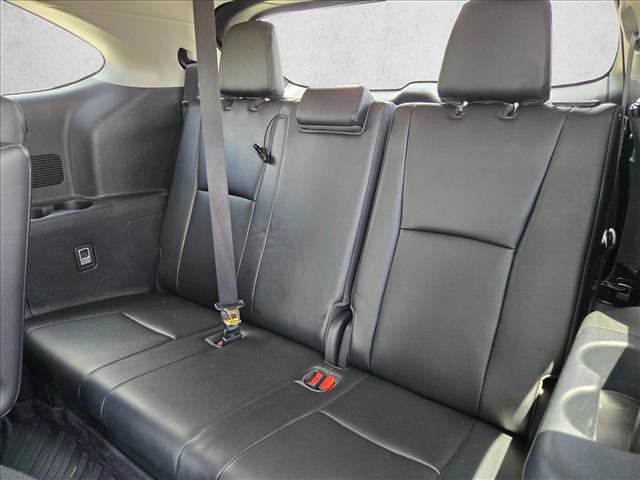 Used 2022 Toyota Highlander XLE FWD image 18