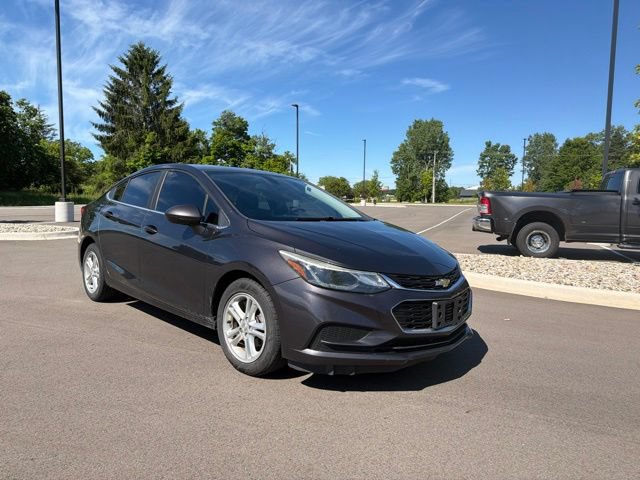 Used 2017 Chevrolet Cruze LT FWD image 7