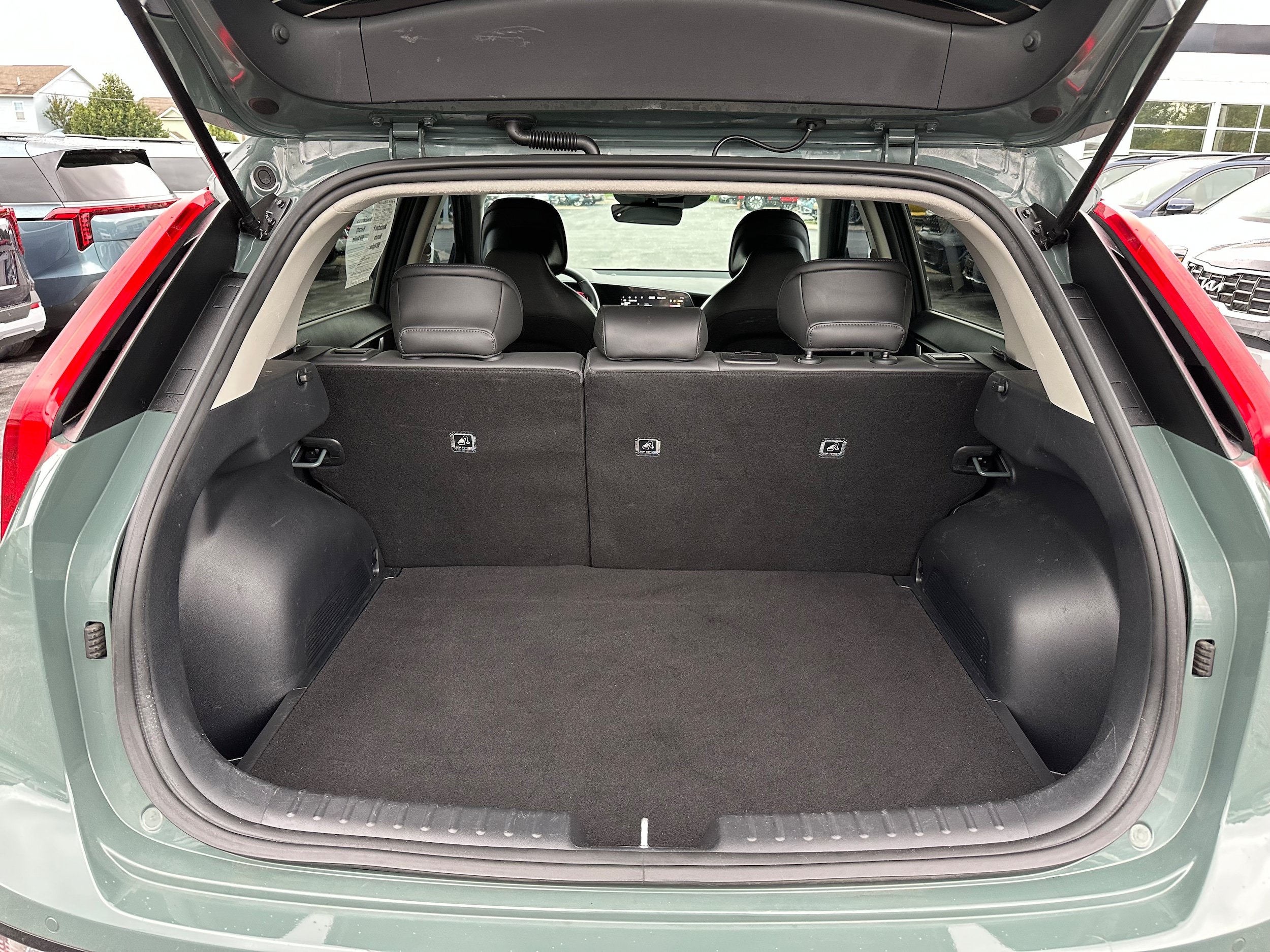 Used 2024 Kia Niro EX Touring FWD image 10
