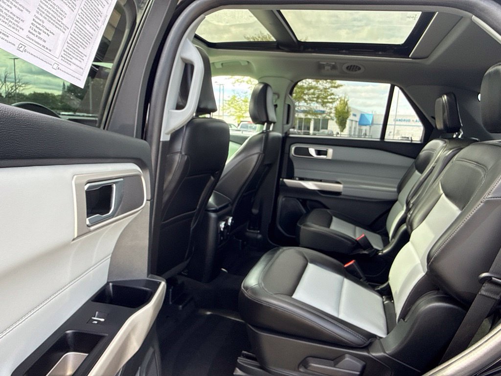 Used 2023 Ford Explorer XLT w/ Equipment Group 202A AWD/4WD image 26
