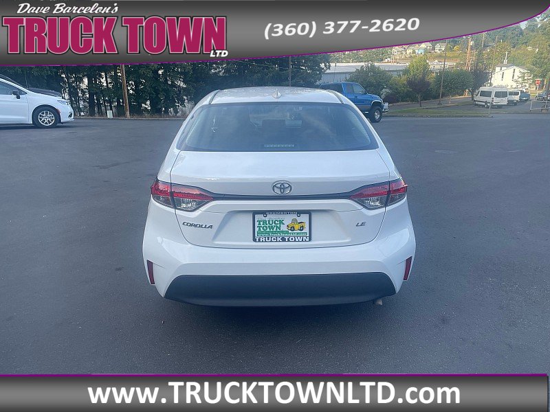 Used 2025 Toyota Corolla LE FWD image 4