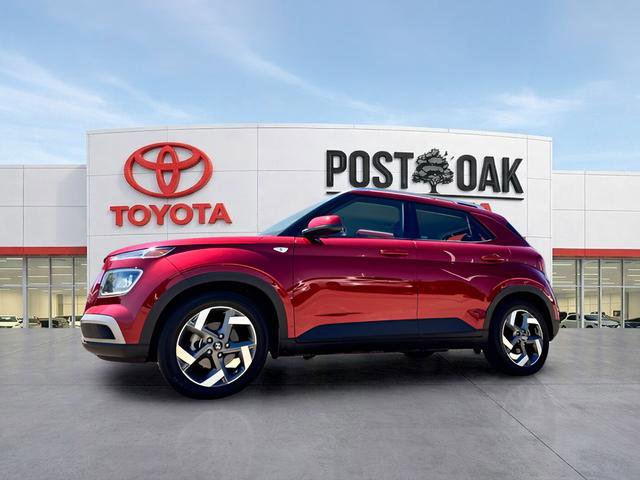 Used 2024 Hyundai Venue Limited image 2