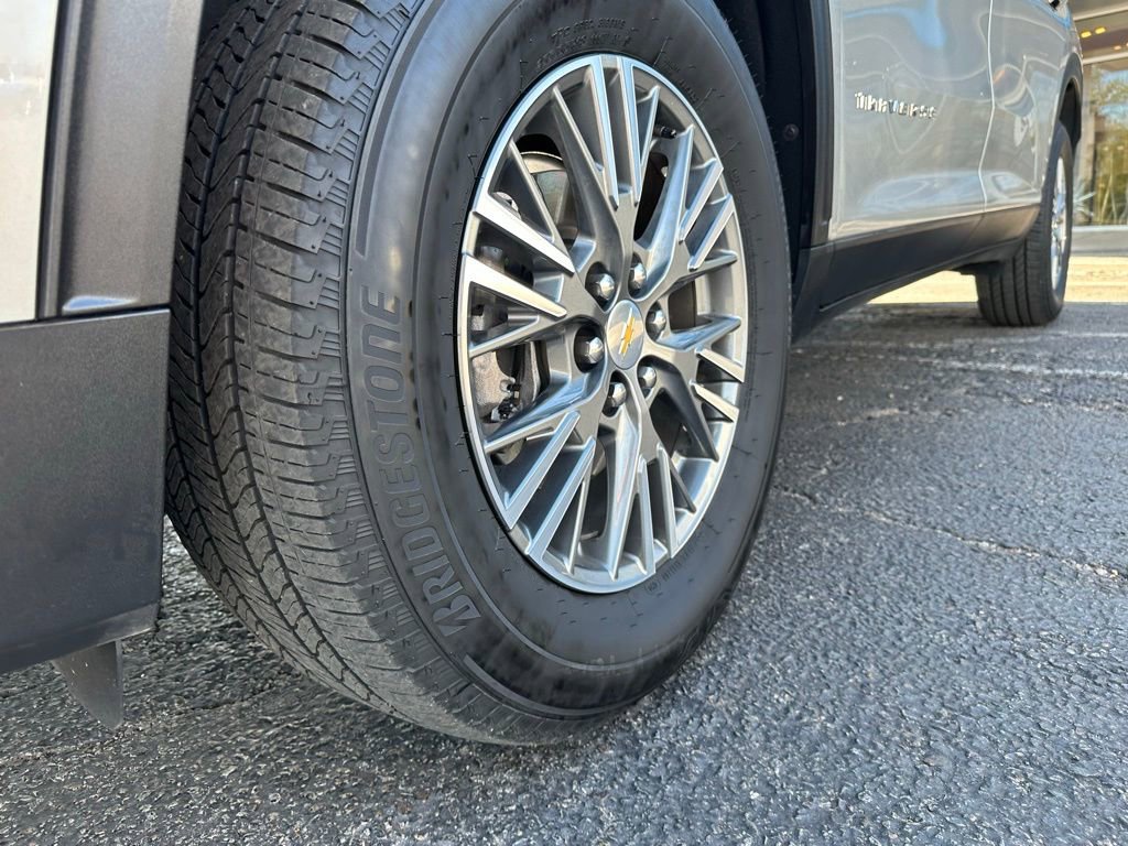 Certified 2025 Chevrolet Traverse LT image 10