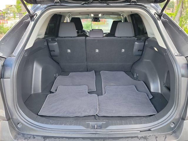 Used 2023 Toyota RAV4 LE FWD image 8