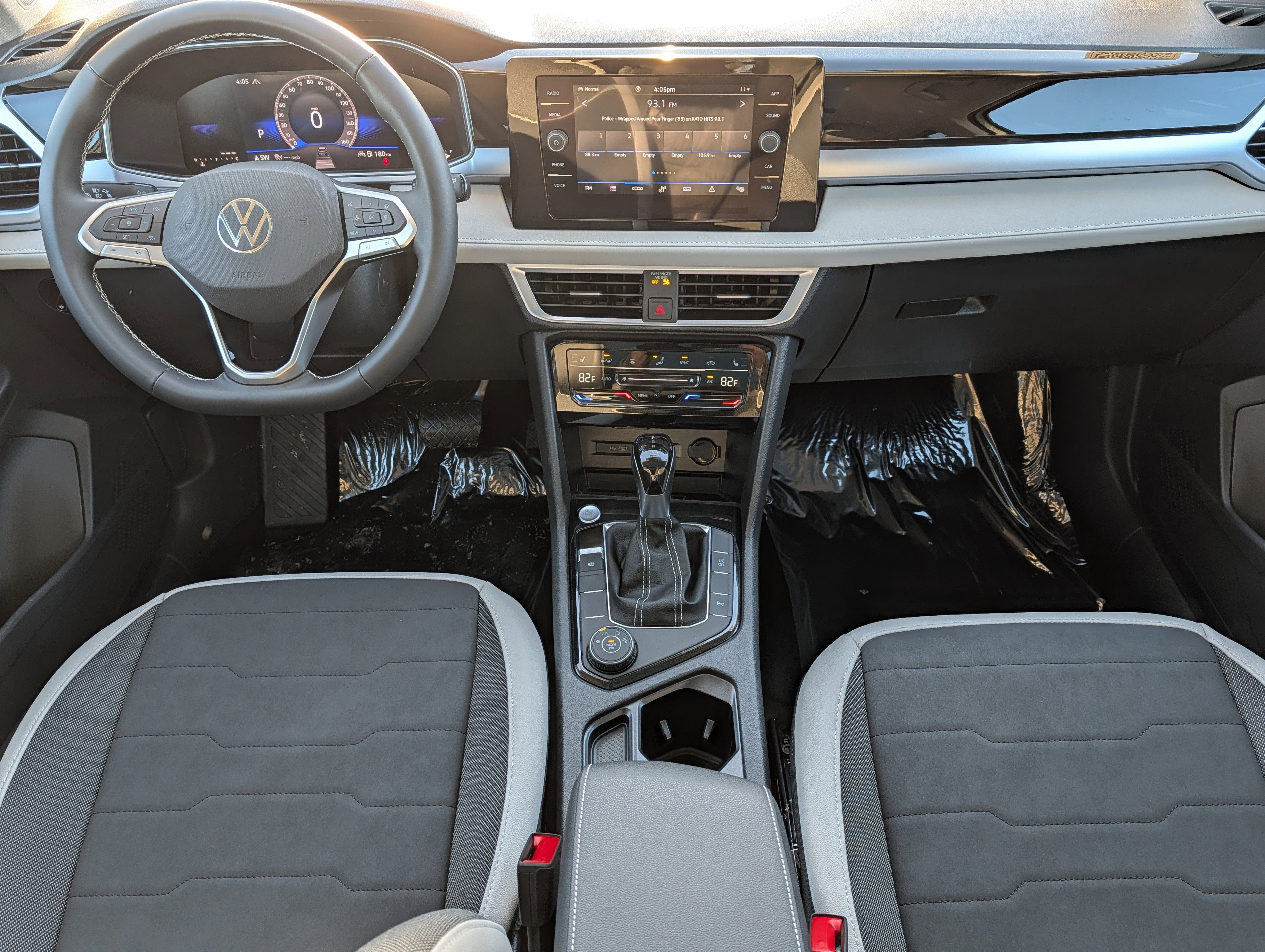 New 2026 Volkswagen Taos SE AWD/4WD image 9