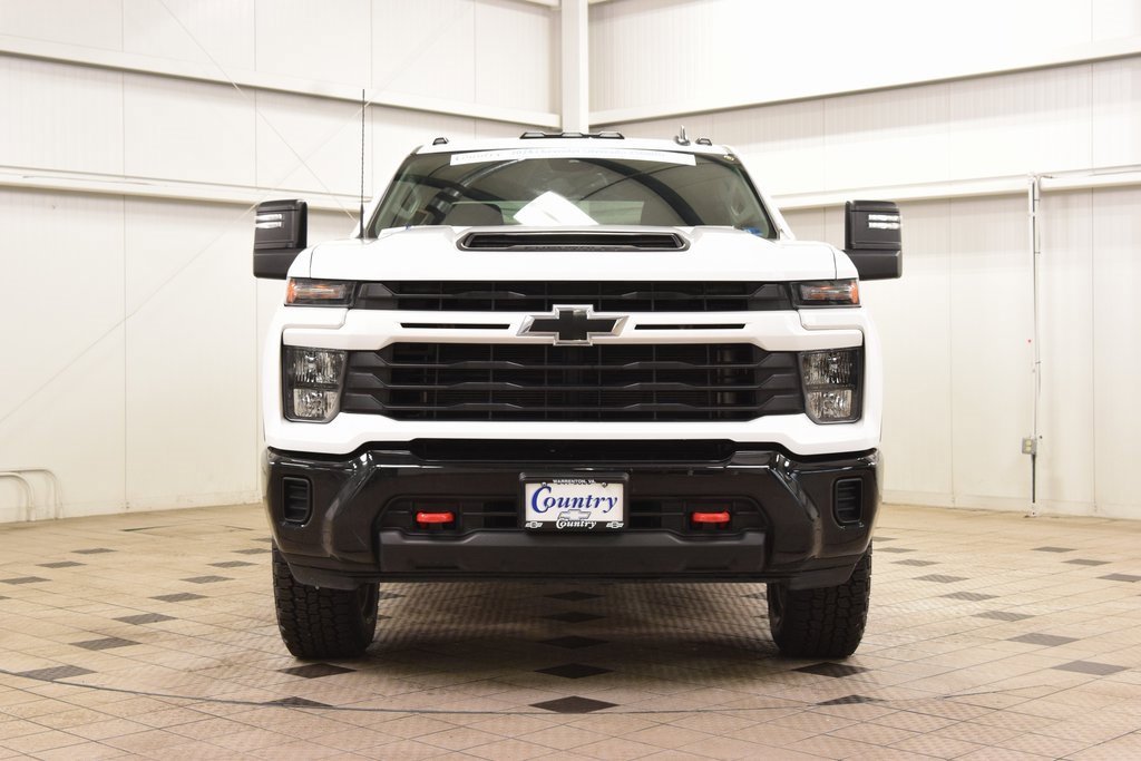 Used 2024 Chevrolet Silverado 2500 Custom w/ Custom Value Package image 2