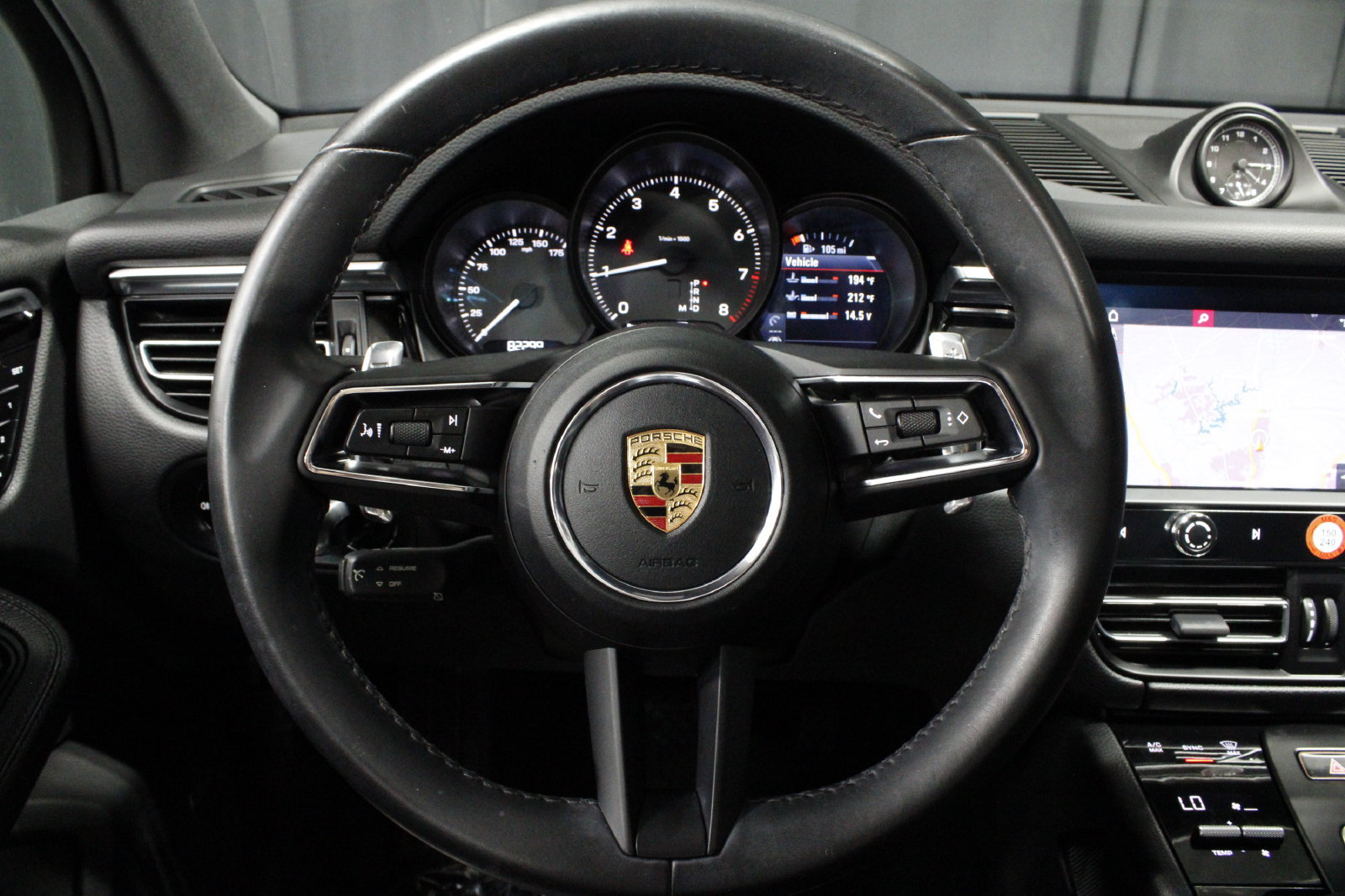 Used 2022 Porsche Macan AWD/4WD image 22