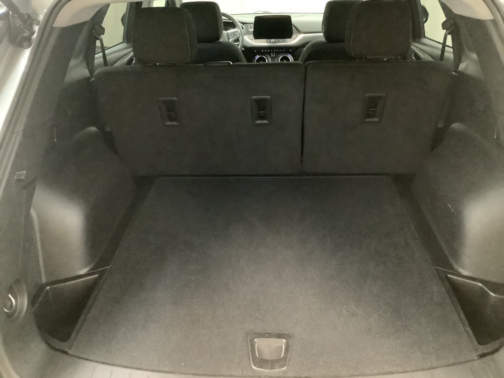 Used 2025 Chevrolet Blazer LT FWD image 8