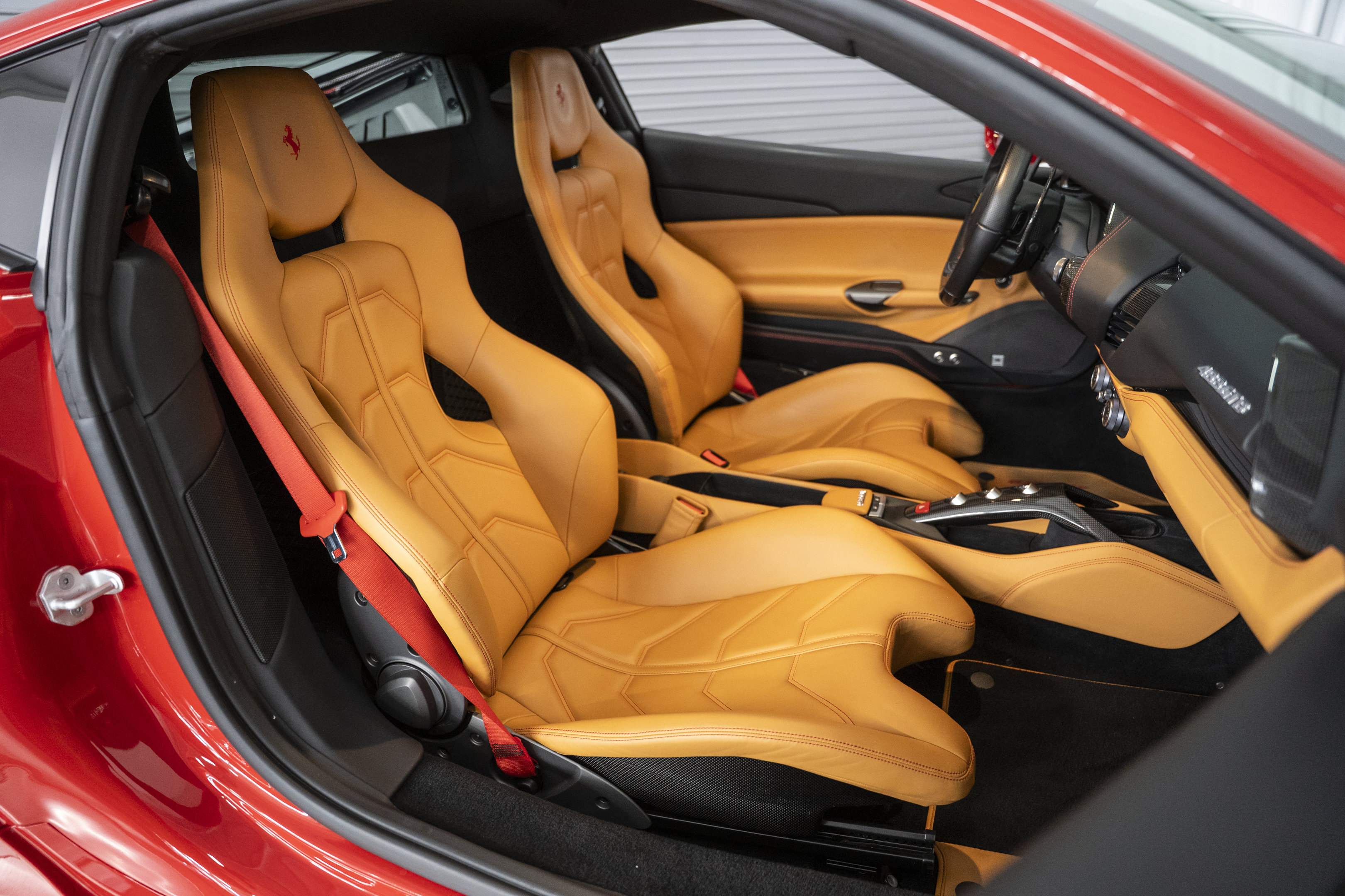 Used 2018 Ferrari 488 GTB RWD image 27