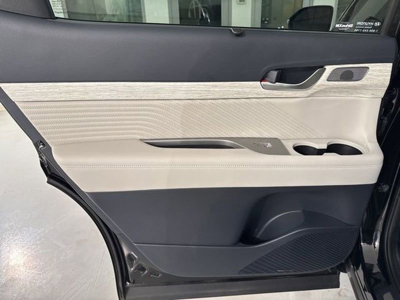 Used 2025 Hyundai Palisade Calligraphy image 20