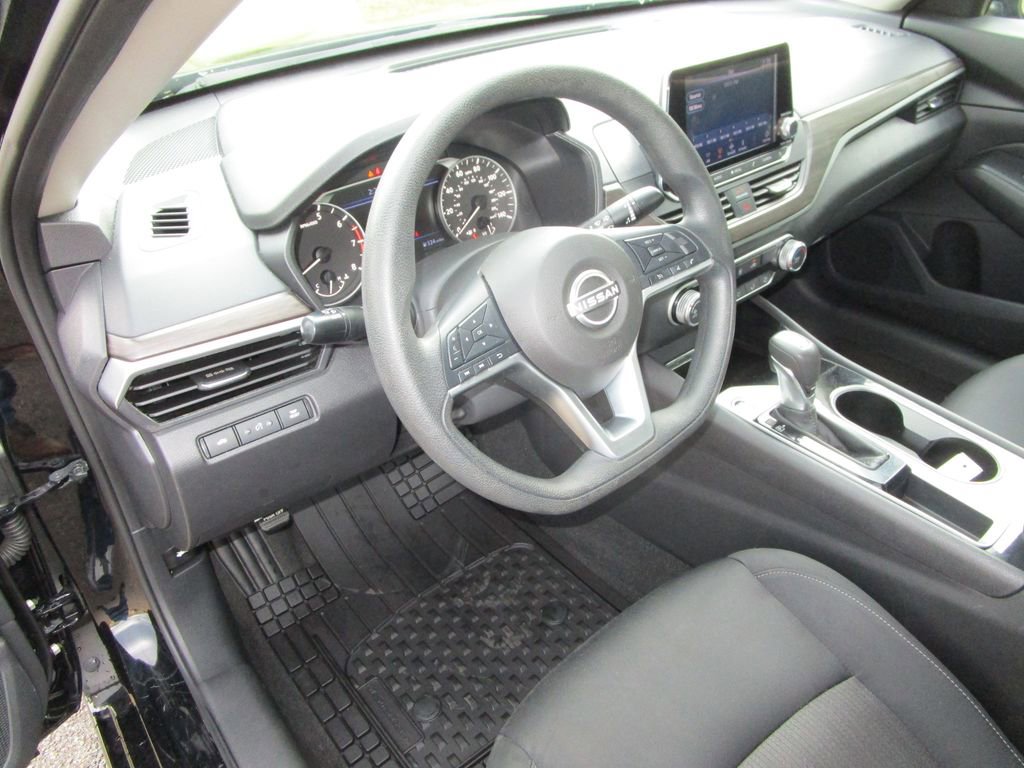 Used 2024 Nissan Altima 2.5 SV image 19