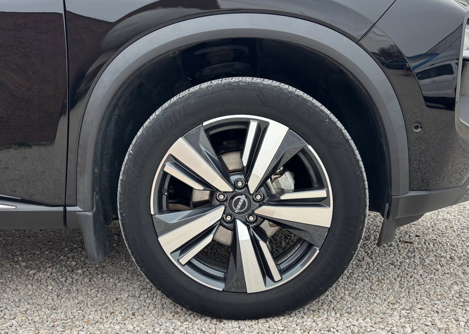 Used 2023 Nissan Rogue SL w/ SL Premium Package image 16