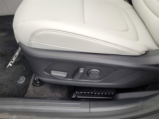New 2025 Hyundai Tucson Limited image 13