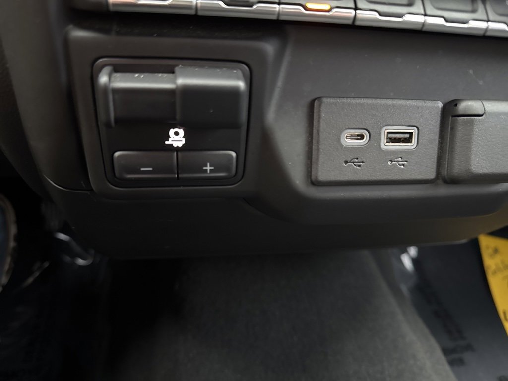 Used 2023 GMC Sierra 1500 Pro w/ Graphite Edition image 18