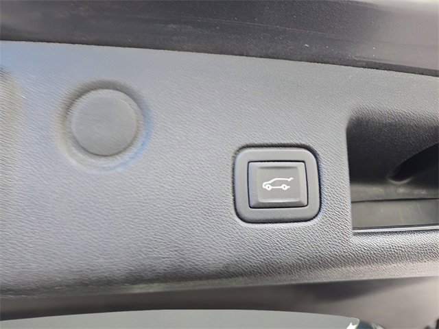 Used 2022 Chevrolet Equinox RS w/ RS Leather Package image 28