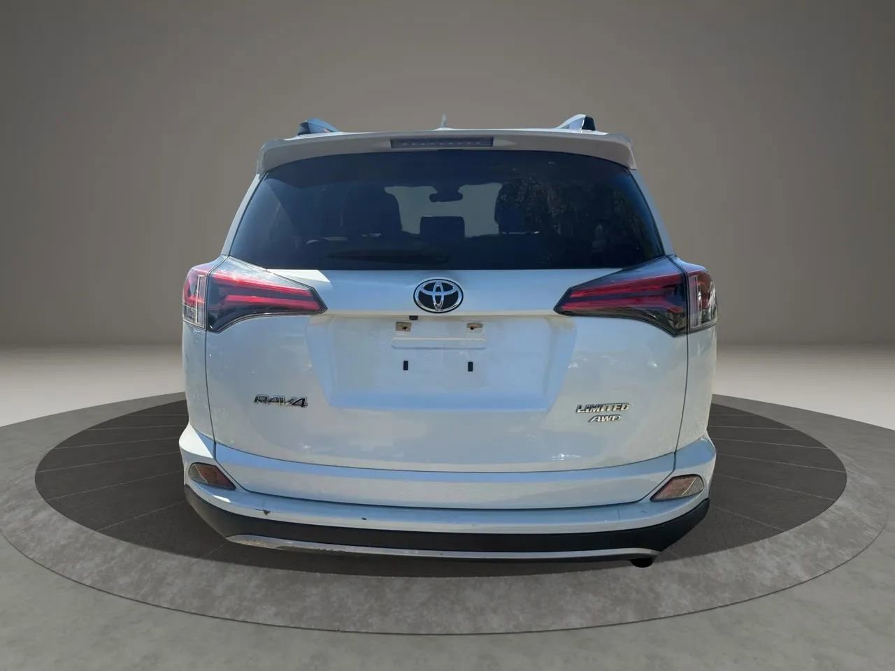 Used 2018 Toyota RAV4 Limited image 8