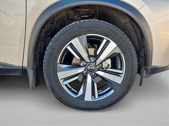 Used 2023 Nissan Rogue SL FWD image 25