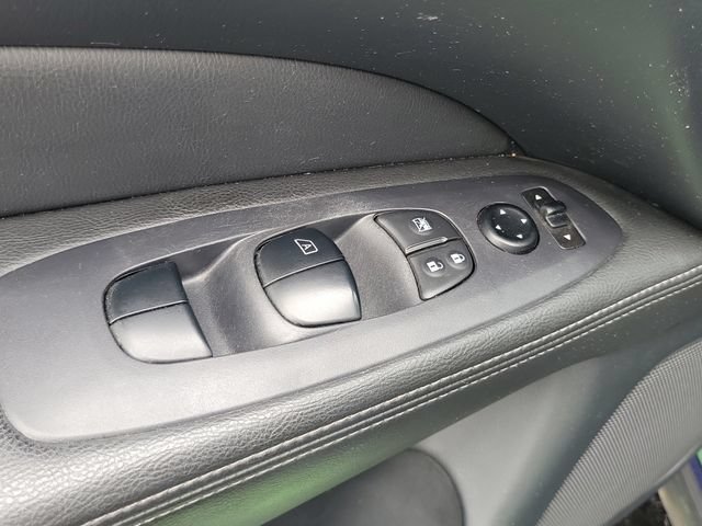 Used 2019 Nissan Pathfinder S AWD/4WD image 24