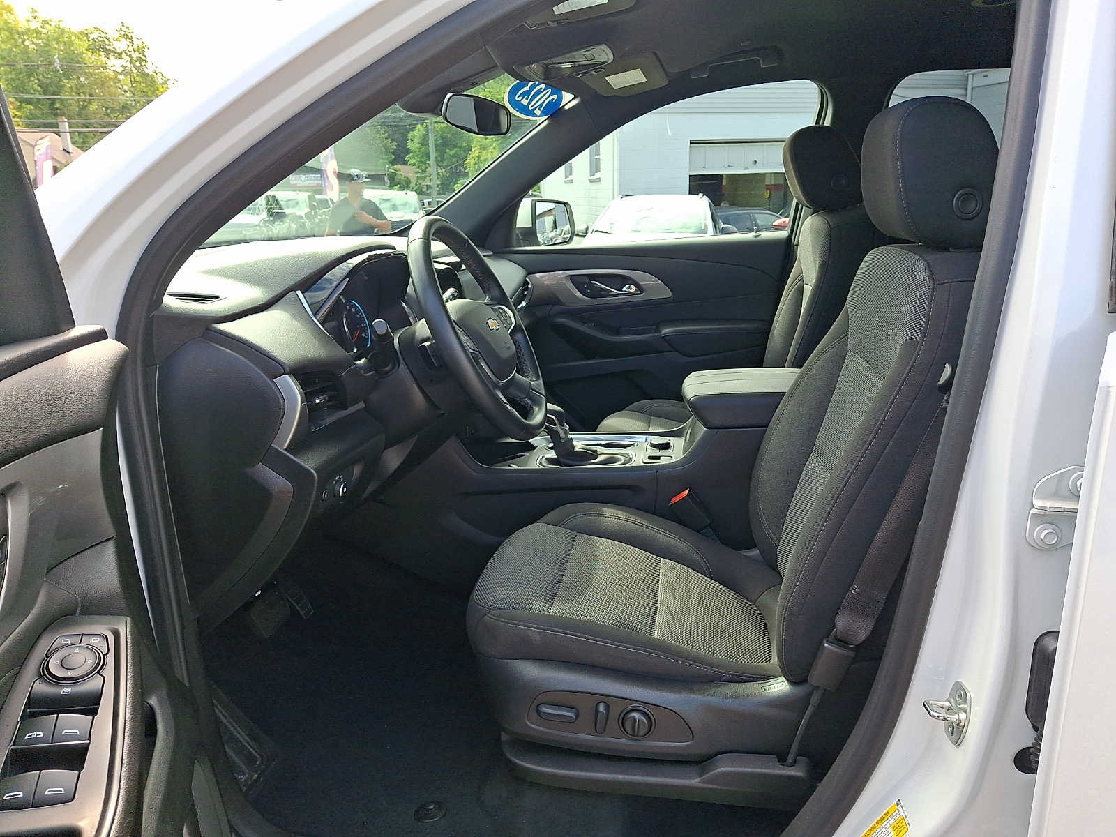 Used 2023 Chevrolet Traverse LT AWD/4WD image 14
