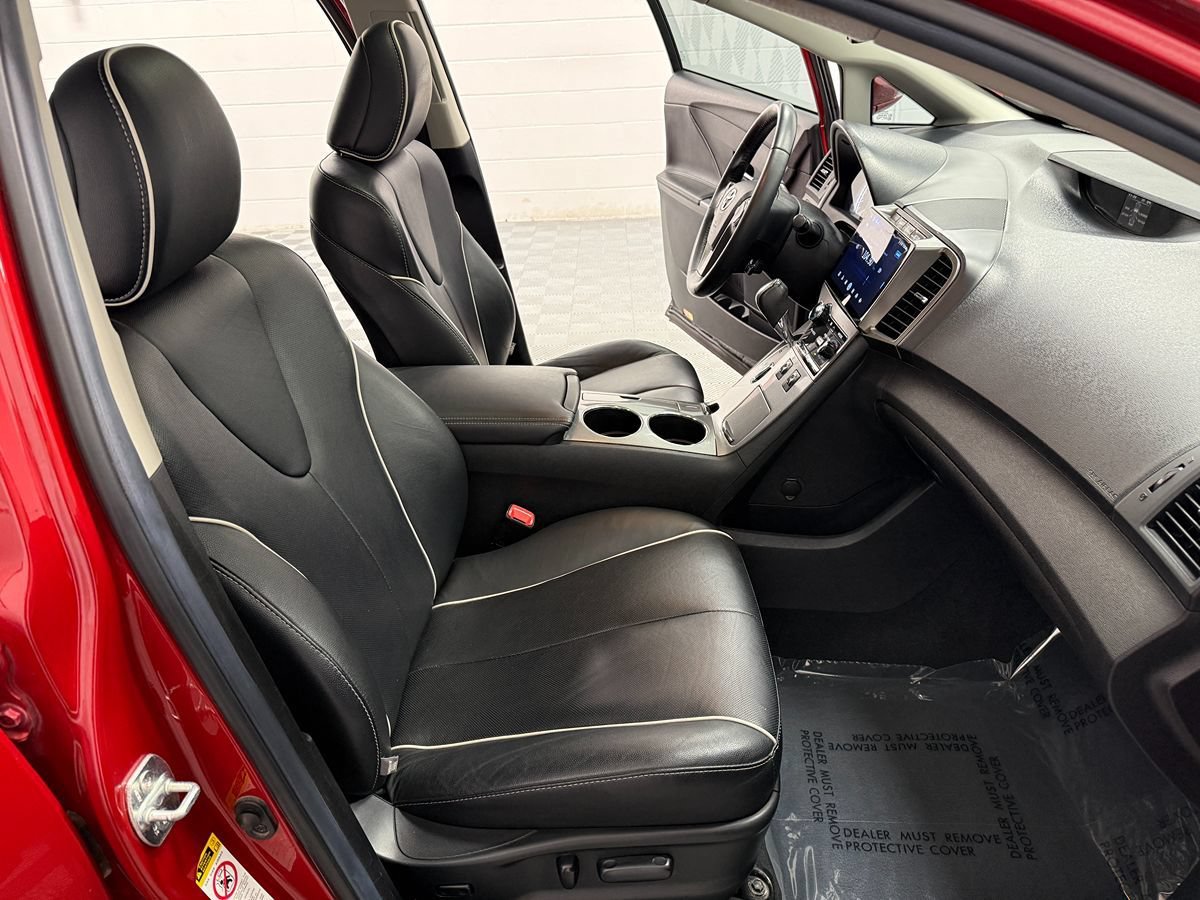 Used 2014 Toyota Venza Limited AWD/4WD image 14