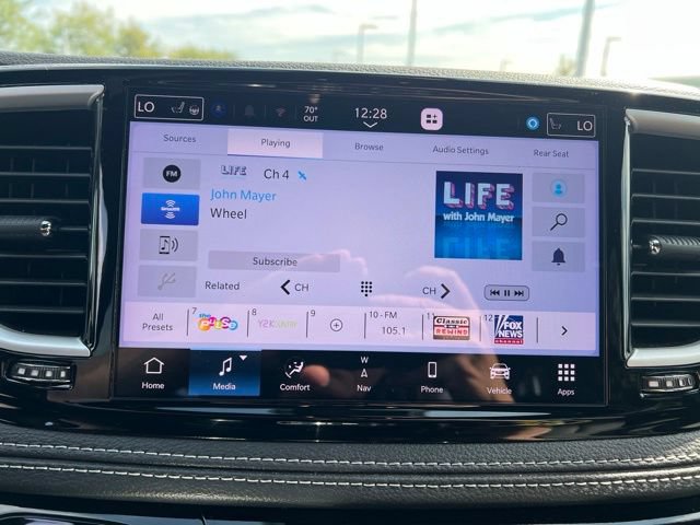 Used 2025 Chrysler Pacifica Select w/ Uconnect Theater Family Group AWD/4WD image 18