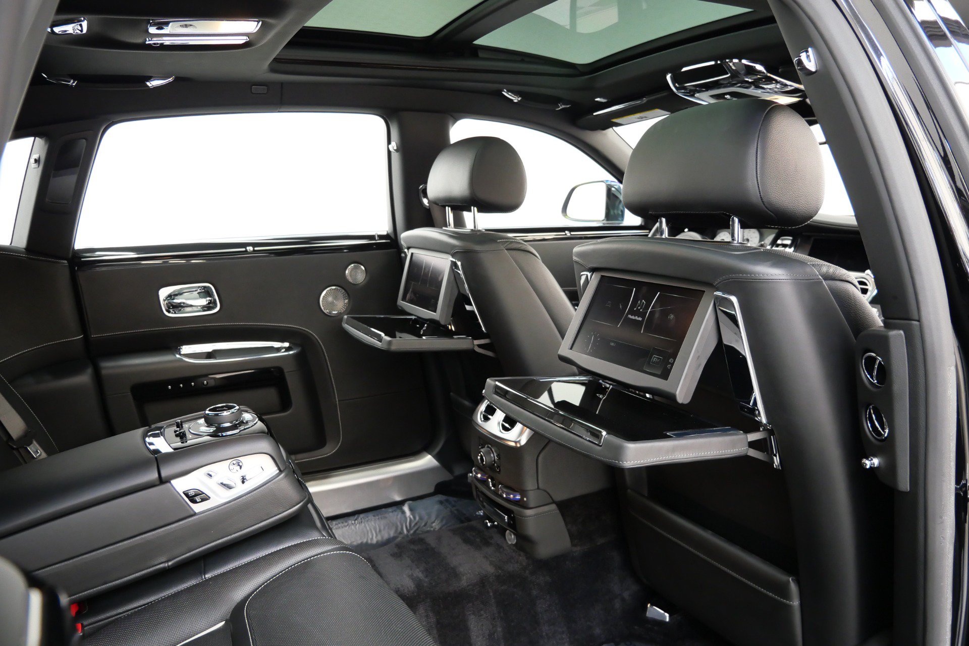 Used 2019 Rolls-Royce Ghost Extended Wheelbase RWD image 34
