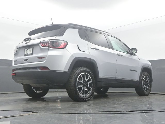 Used 2024 Jeep Compass Trailhawk w/ Sun and Sound Group AWD/4WD image 51