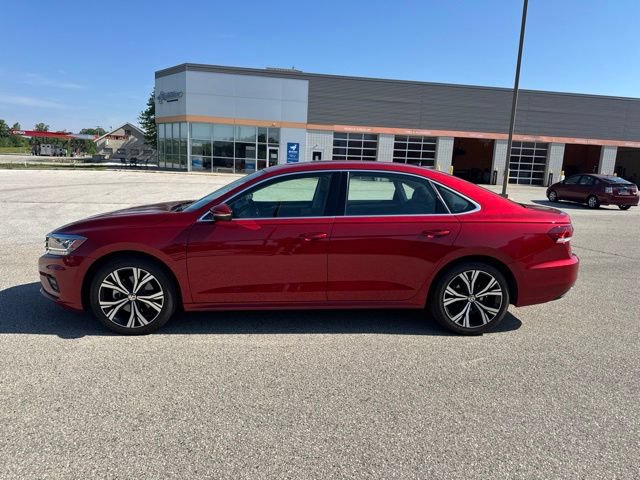 Used 2021 Volkswagen Passat 2.0T SE FWD image 6