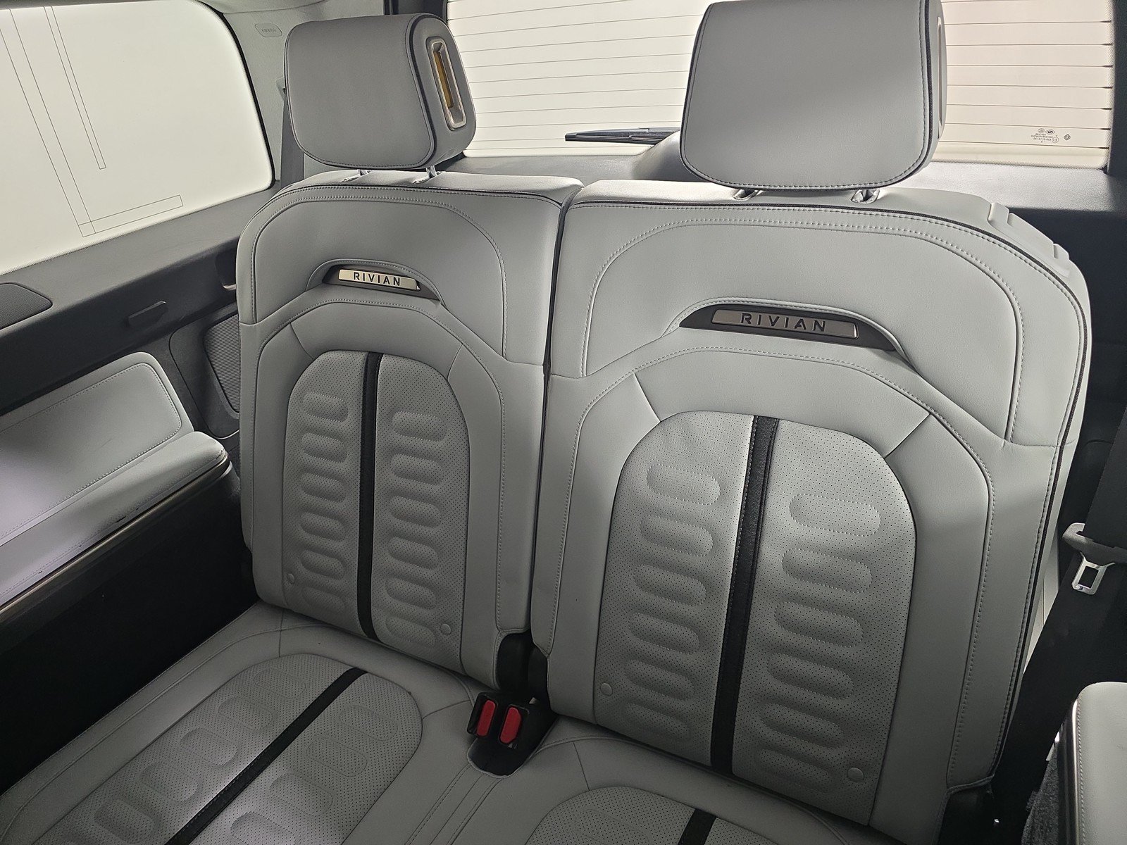 Used 2023 Rivian R1S Adventure AWD/4WD image 22
