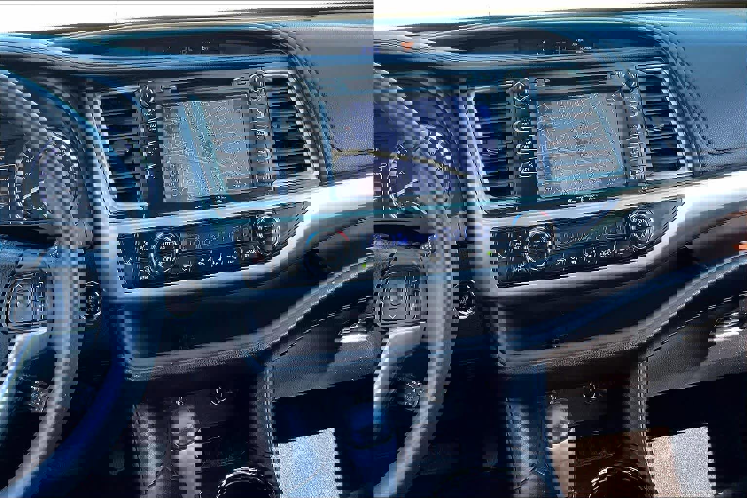 Used 2016 Toyota Highlander XLE image 7