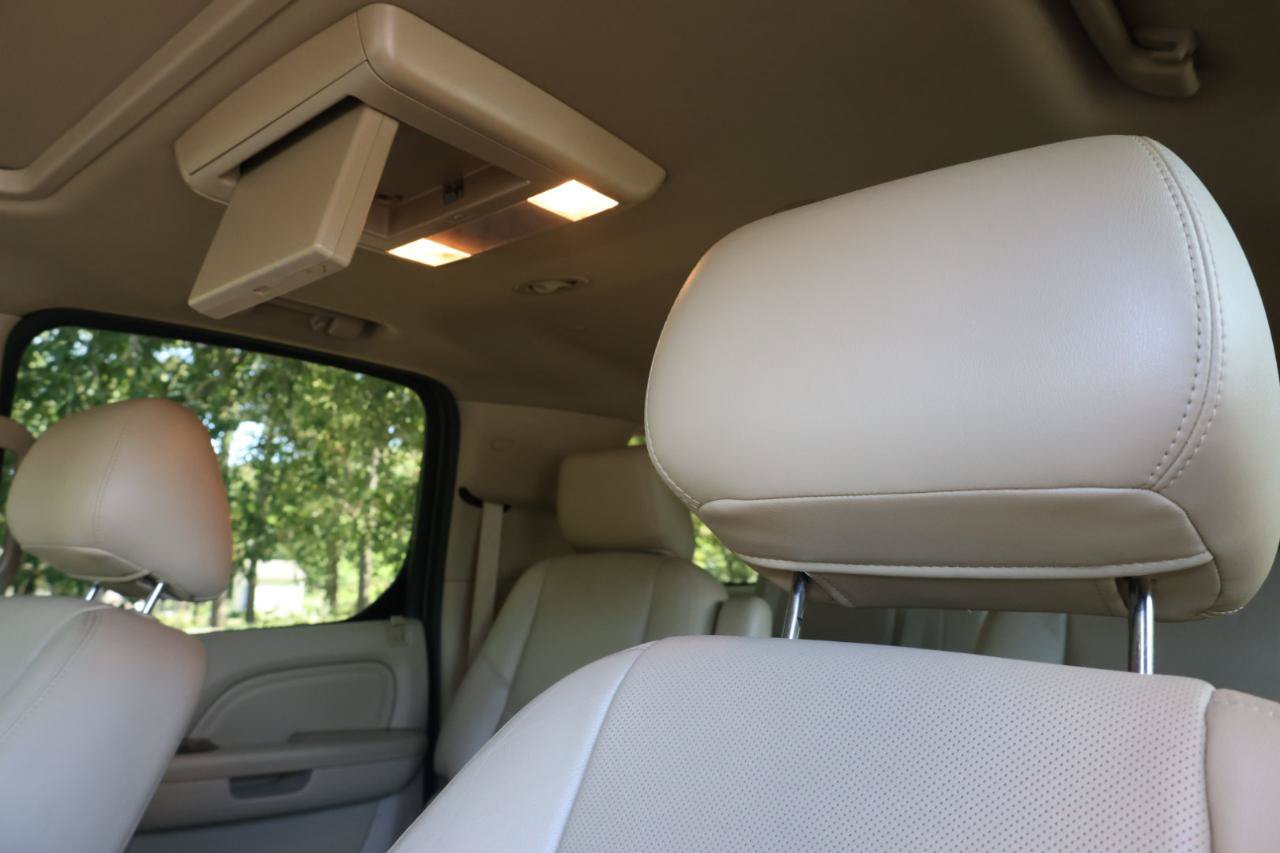 Used 2012 Cadillac Escalade ESV Premium AWD/4WD image 41