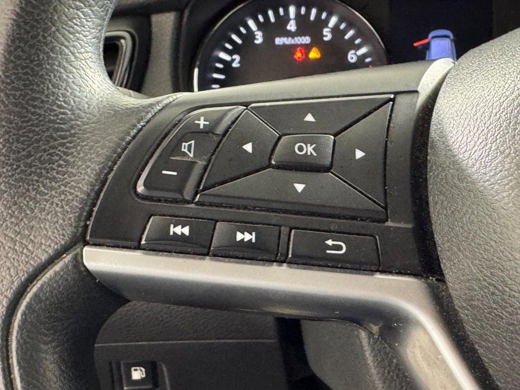 Used 2020 Nissan Rogue S image 19