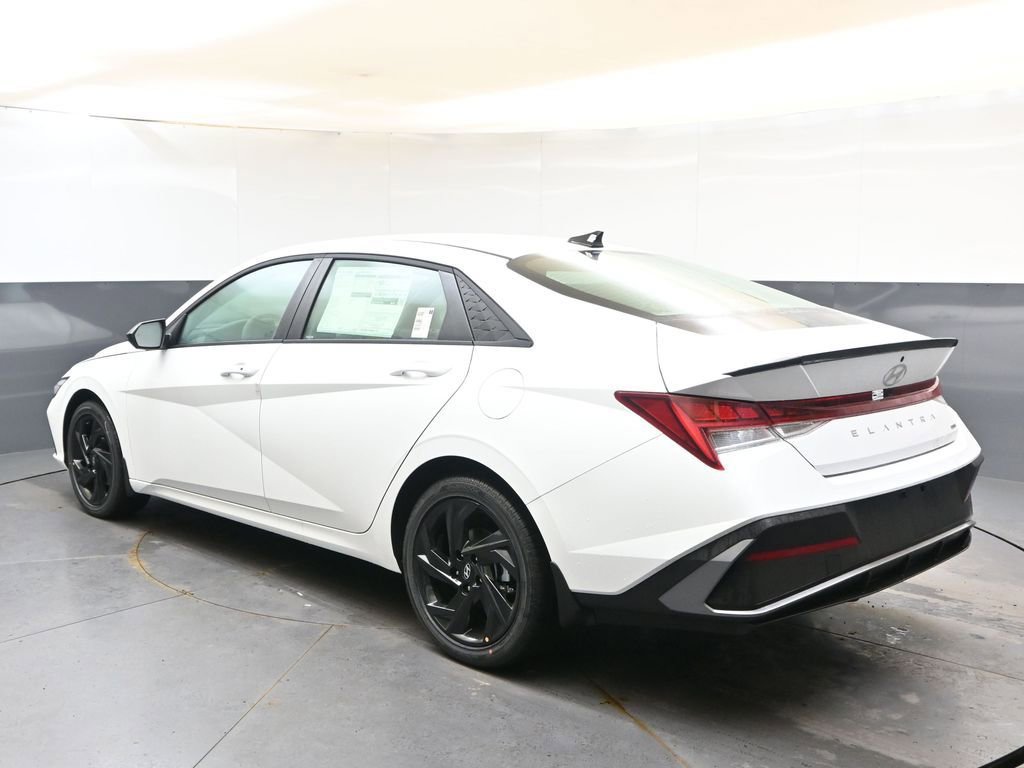 New 2026 Hyundai Elantra Sport image 3