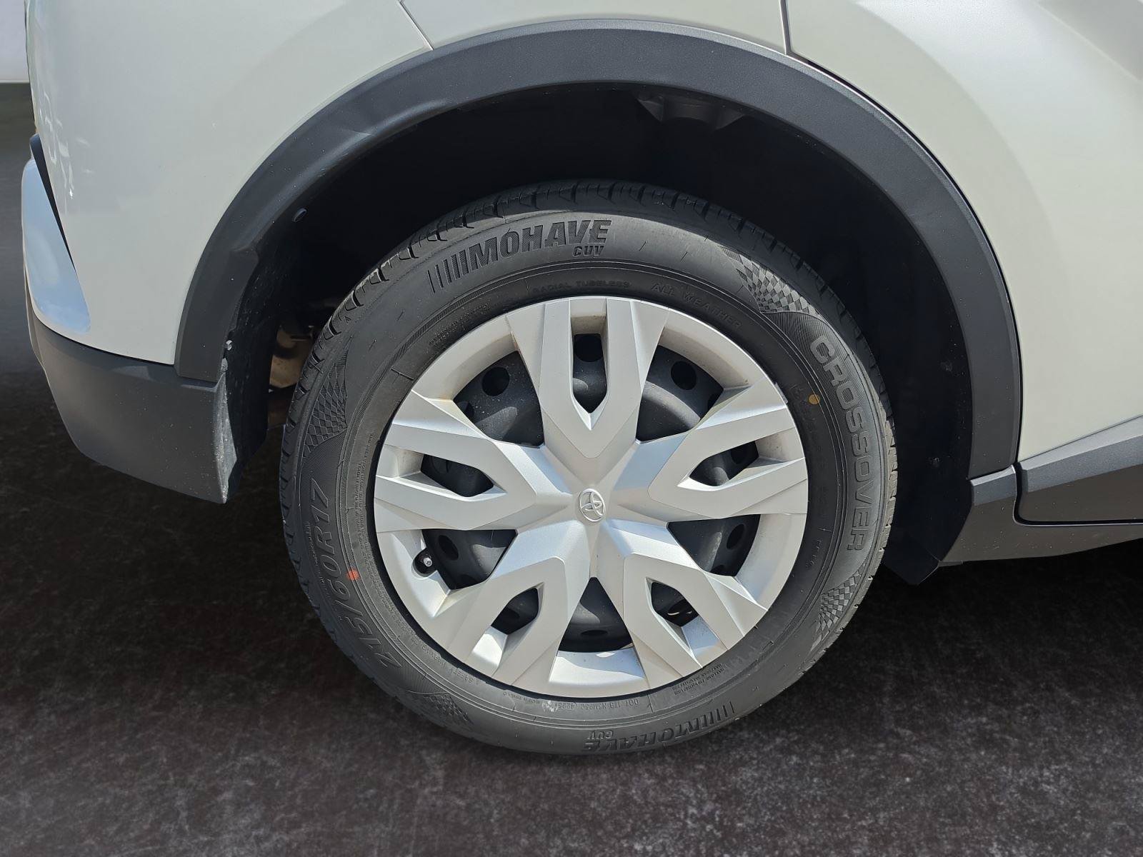 Used 2021 Toyota C-HR LE FWD image 15