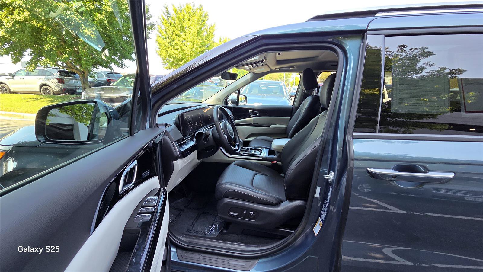 Certified 2024 Kia Carnival SX Prestige FWD image 15