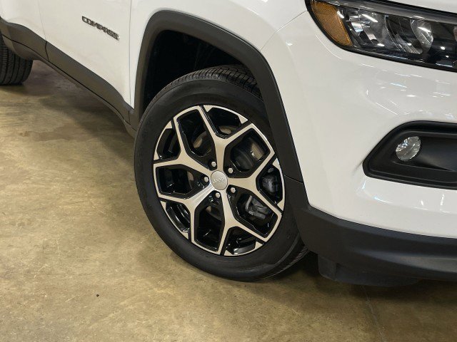 Used 2024 Jeep Compass Latitude AWD/4WD image 12