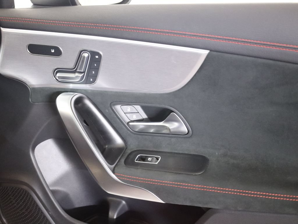 Used 2023 Mercedes-Benz CLA 250 4MATIC image 52