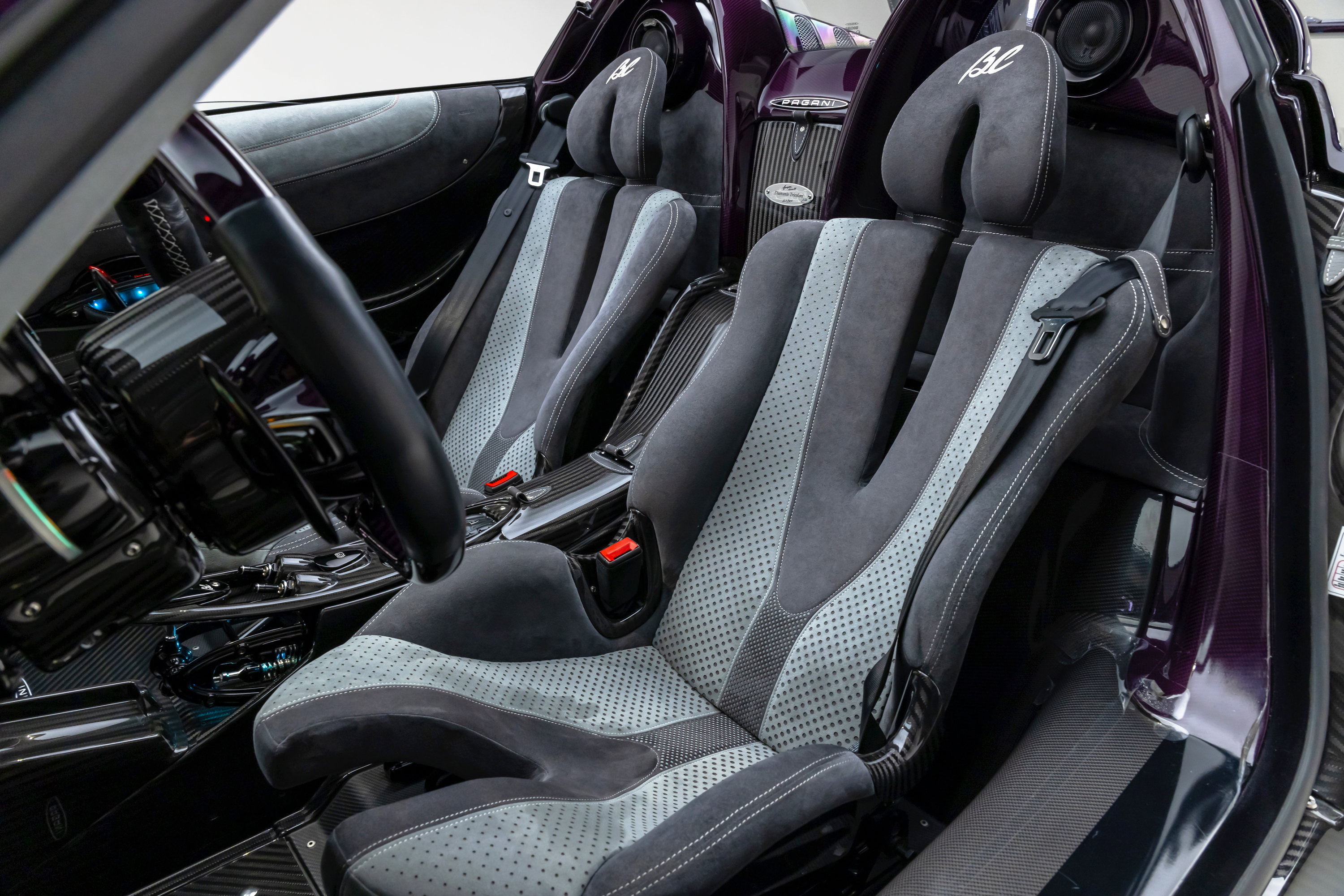 Used 2020 Pagani Huayra image 30