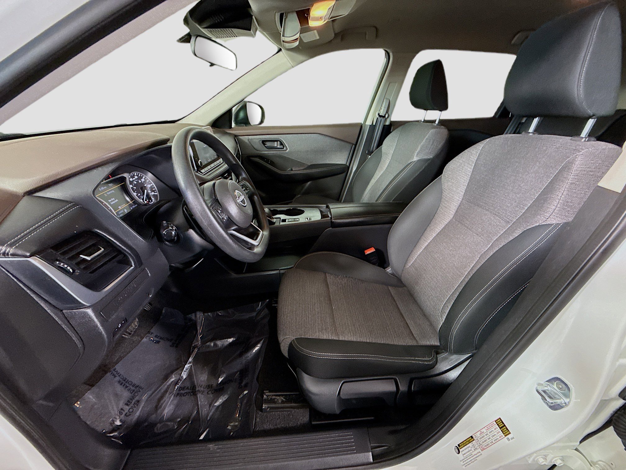 Used 2022 Nissan Rogue S image 22