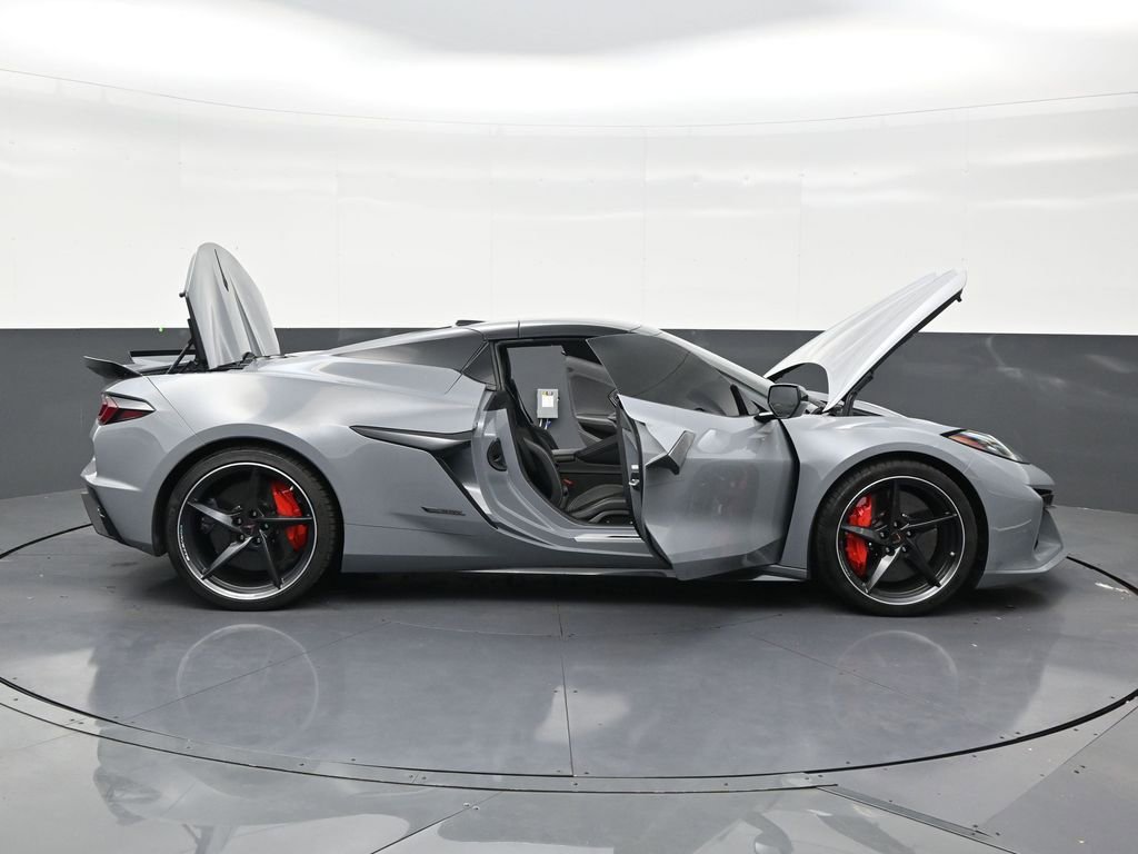Used 2025 Chevrolet Corvette E-Ray w/ Stealth Interior Trim Package image 29