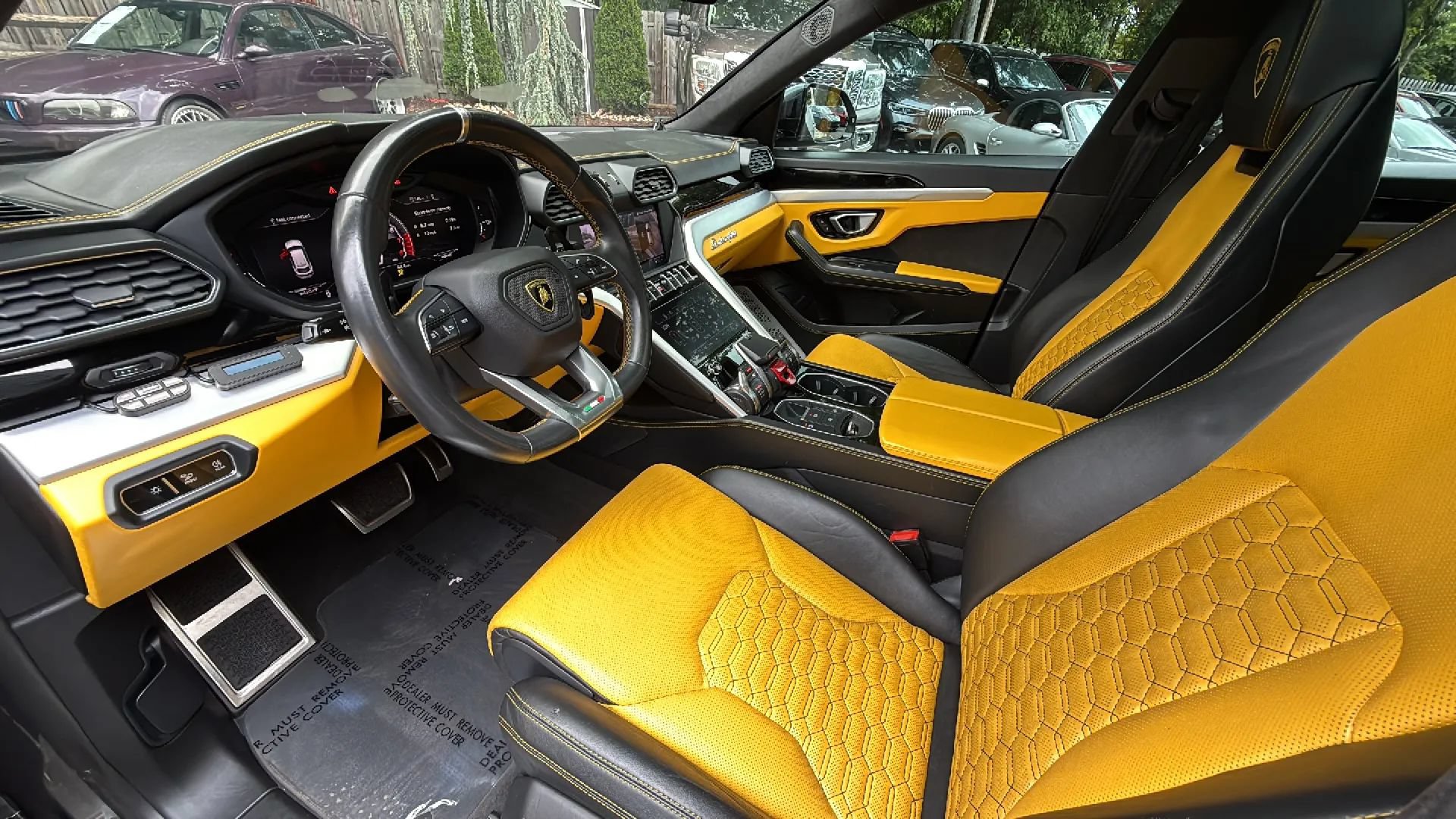 Used 2019 Lamborghini Urus AWD/4WD image 21