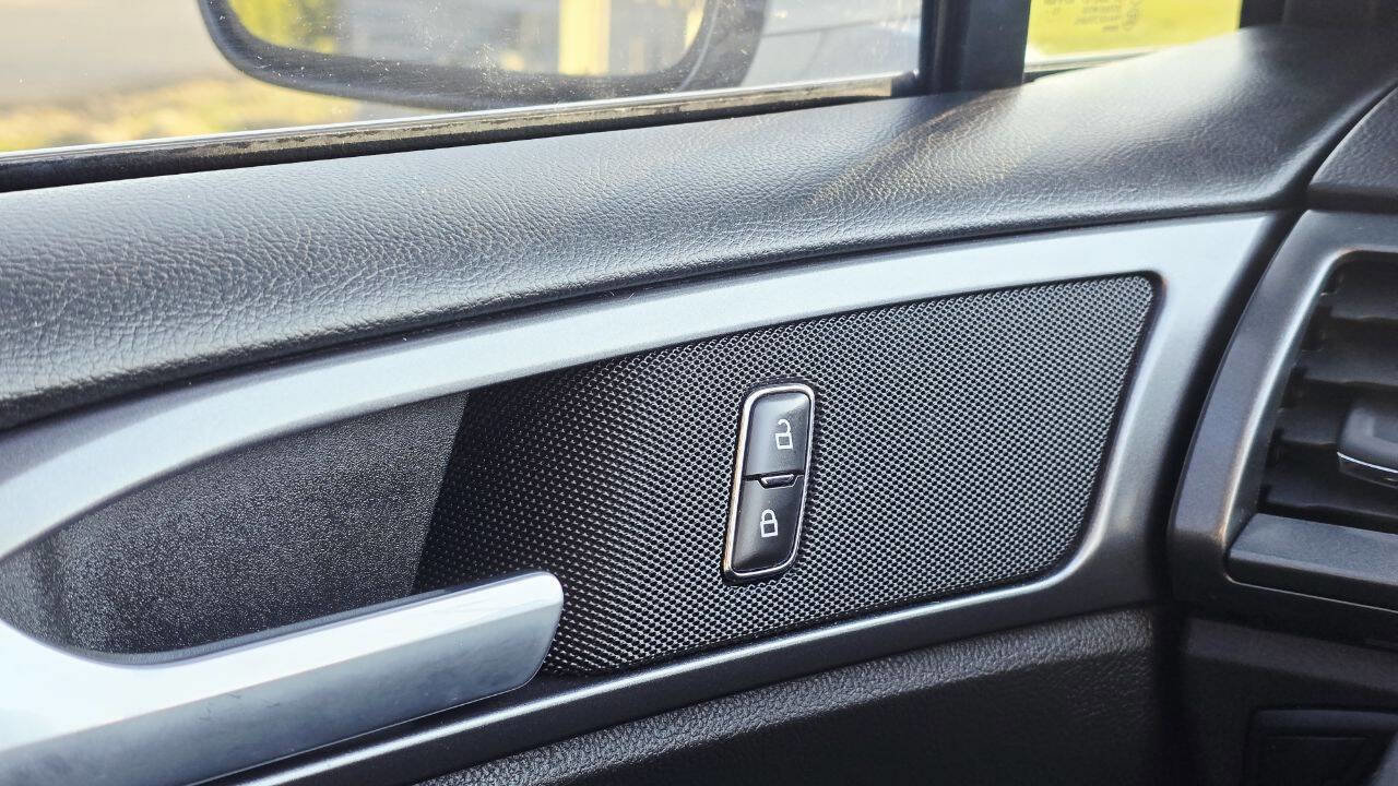 Used 2014 Ford Fusion SE FWD image 23