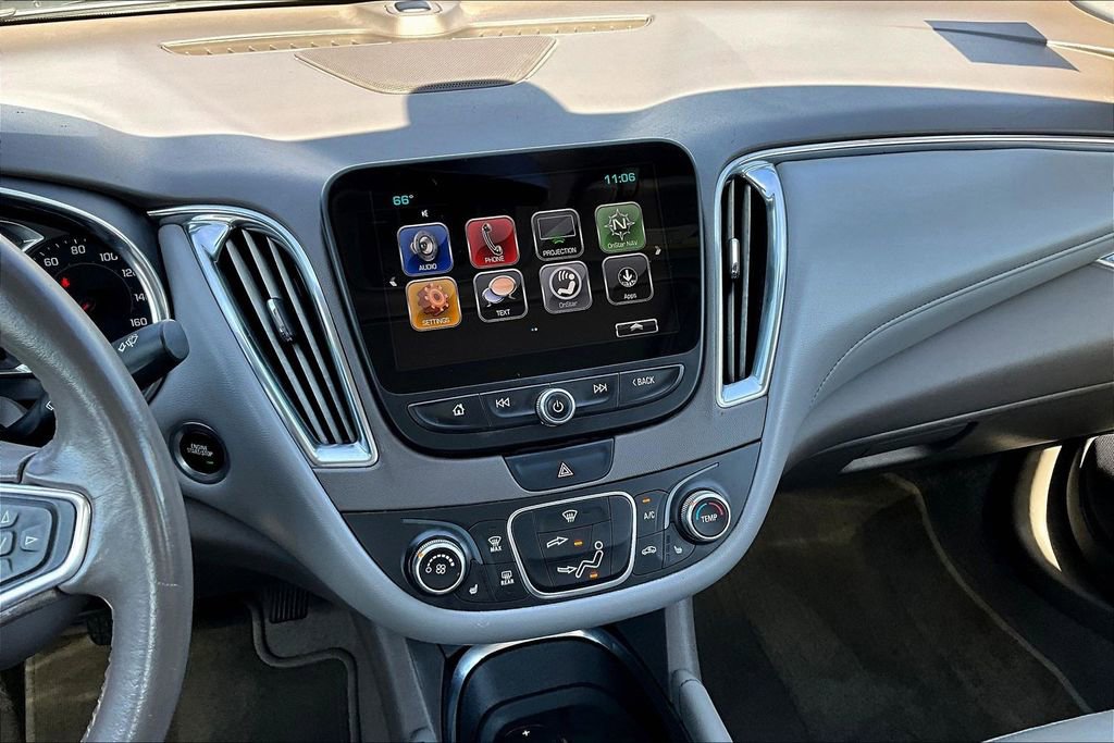 Used 2018 Chevrolet Malibu LT w/ Leather Package image 6
